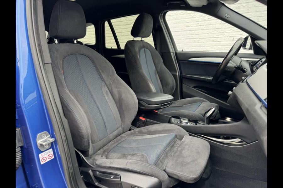 BMW X1 SDrive18i Dealeronderhouden Cruise control Climate control Navigatie M-pakket Parkeersensoren voor en achter
