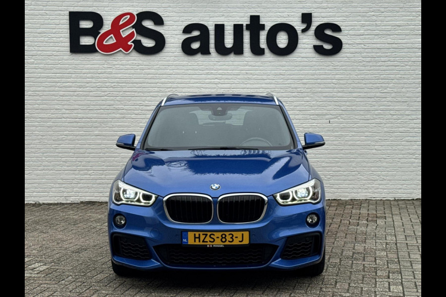 BMW X1 SDrive18i Dealeronderhouden Cruise control Climate control Navigatie M-pakket Parkeersensoren voor en achter