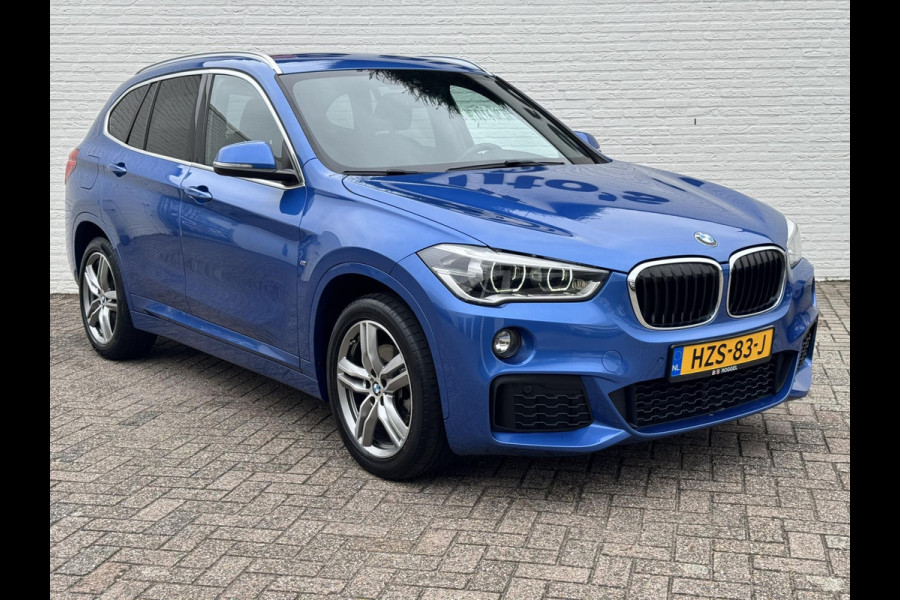 BMW X1 SDrive18i Dealeronderhouden Cruise control Climate control Navigatie M-pakket Parkeersensoren voor en achter