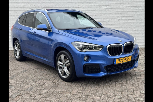 BMW X1 SDrive18i Dealeronderhouden Cruise control Climate control Navigatie M-pakket Parkeersensoren voor en achter