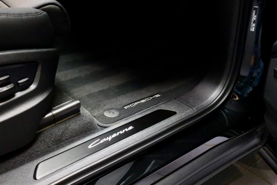 Porsche Cayenne Coupé 3.0 E-Hybrid PANO|HuD|SoftCl|18-weg