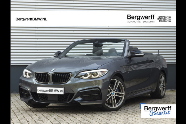 BMW 2 Serie Cabrio M240i xDrive - M-Performance Uitlaat - Harman Kardon - ACC - Camera