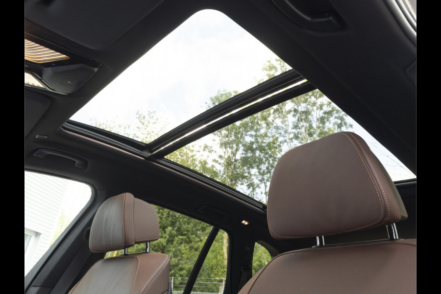 BMW X5 xDrive45e - Pano - Trekhaak - Stoelventilatie - Achteras Besturing - Driving Ass Prof