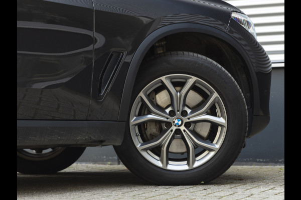 BMW X5 xDrive45e - Pano - Trekhaak - Stoelventilatie - Achteras Besturing - Driving Ass Prof
