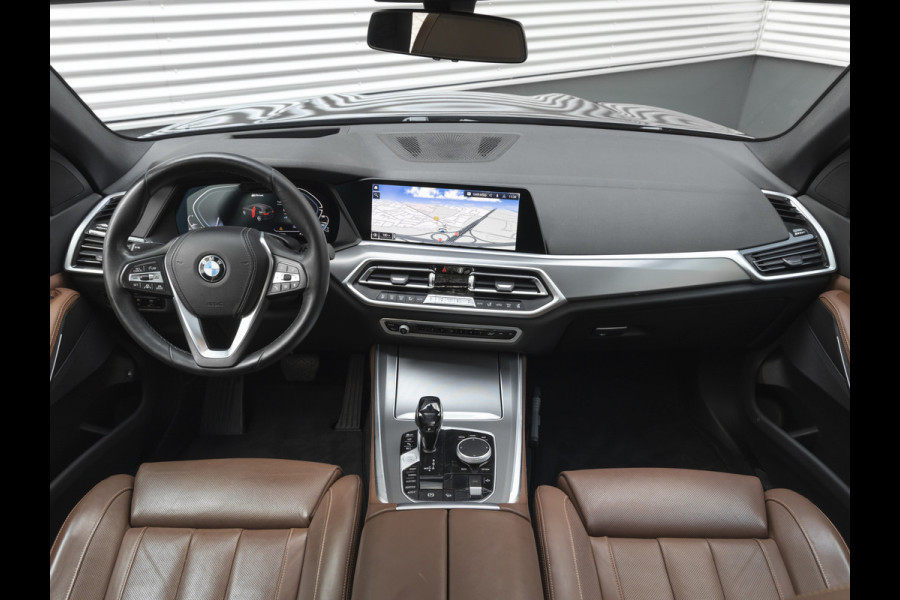 BMW X5 xDrive45e - Pano - Trekhaak - Stoelventilatie - Achteras Besturing - Driving Ass Prof