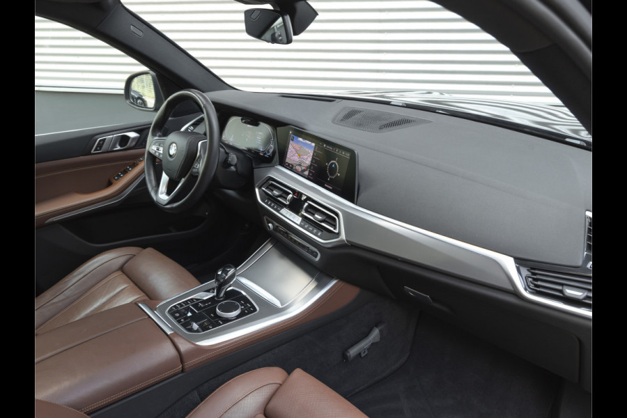 BMW X5 xDrive45e - Pano - Trekhaak - Stoelventilatie - Achteras Besturing - Driving Ass Prof