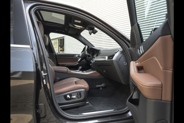 BMW X5 xDrive45e - Pano - Trekhaak - Stoelventilatie - Achteras Besturing - Driving Ass Prof