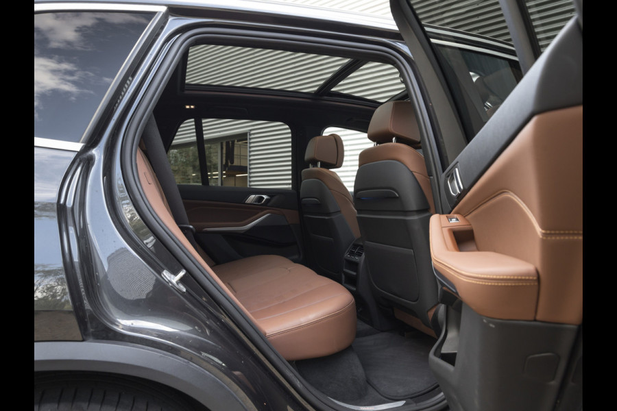 BMW X5 xDrive45e - Pano - Trekhaak - Stoelventilatie - Achteras Besturing - Driving Ass Prof