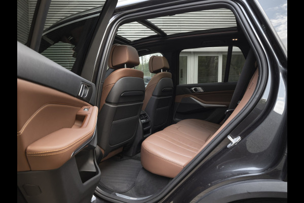 BMW X5 xDrive45e - Pano - Trekhaak - Stoelventilatie - Achteras Besturing - Driving Ass Prof