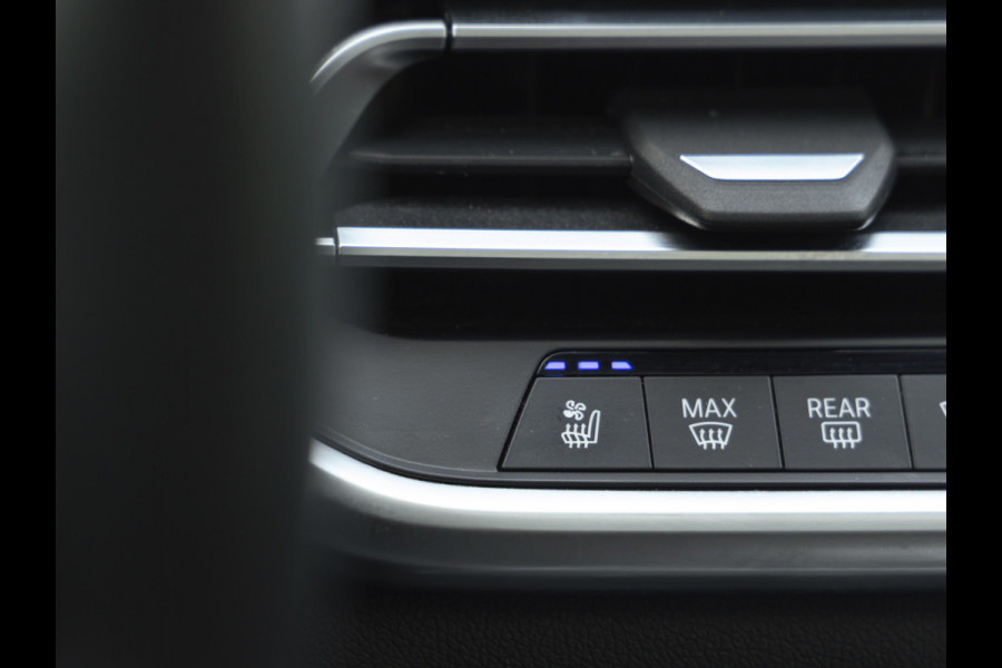 BMW X5 xDrive45e - Pano - Trekhaak - Stoelventilatie - Achteras Besturing - Driving Ass Prof