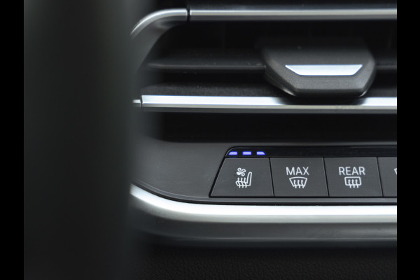 BMW X5 xDrive45e - Pano - Trekhaak - Stoelventilatie - Achteras Besturing - Driving Ass Prof