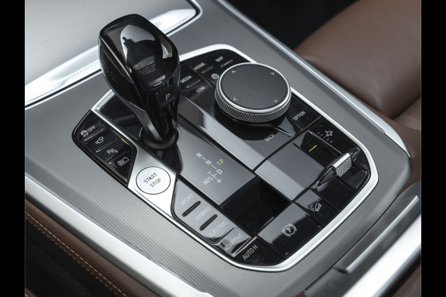 BMW X5 xDrive45e - Pano - Trekhaak - Stoelventilatie - Achteras Besturing - Driving Ass Prof