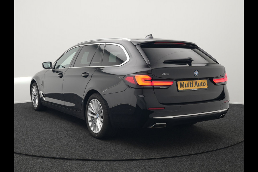 BMW 5 Serie Touring 530e xDrive Luxury Line Plug In Hybrid 294pk Dealer O.H PHEV | Trekhaak Af Fabriek | Panodak | Camera | Lederen Comfortstoelen Memory & Verwarmd | Harman kardon | Adaptive Cruise | Virtual | Park assist | Blis | Verwarmd Stuur | |