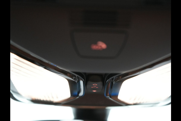 BMW 5 Serie Touring 530e xDrive Luxury Line Plug In Hybrid 294pk Dealer O.H PHEV | Trekhaak Af Fabriek | Panodak | Camera | Lederen Comfortstoelen Memory & Verwarmd | Harman kardon | Adaptive Cruise | Virtual | Park assist | Blis | Verwarmd Stuur | |