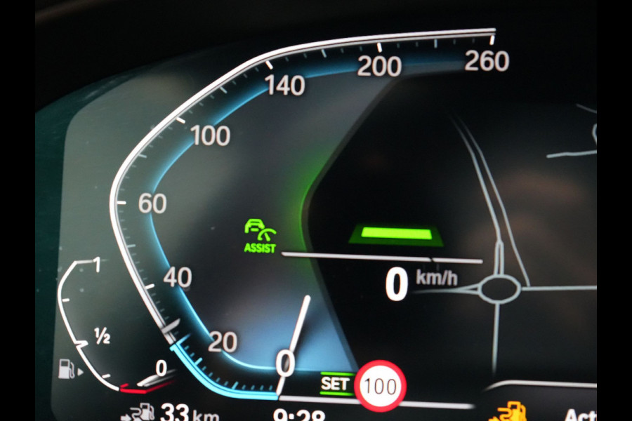 BMW 5 Serie Touring 530e xDrive Luxury Line Plug In Hybrid 294pk Dealer O.H PHEV | Trekhaak Af Fabriek | Panodak | Camera | Lederen Comfortstoelen Memory & Verwarmd | Harman kardon | Adaptive Cruise | Virtual | Park assist | Blis | Verwarmd Stuur | |