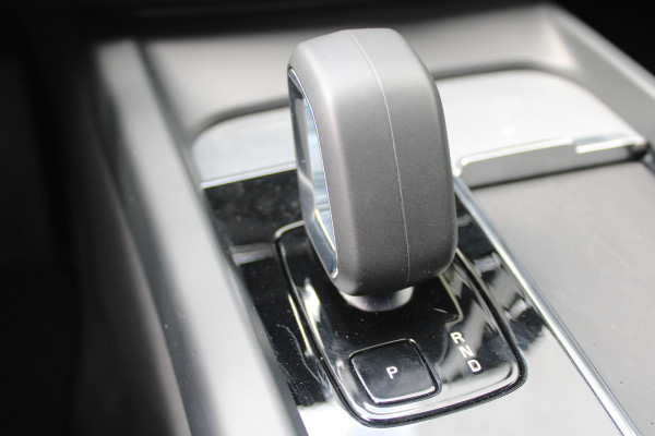 Volvo XC60 T6 Plug-in hybrid AWD Plus Dark | Trekhaak | 360 graden camera | Harman Kardon