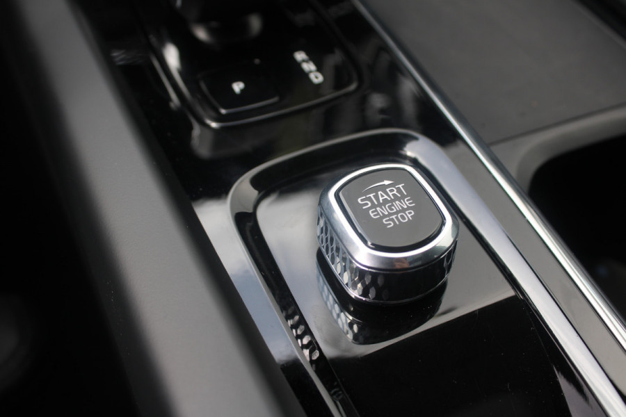 Volvo XC60 T6 Plug-in hybrid AWD Plus Dark | Trekhaak | 360 graden camera | Harman Kardon