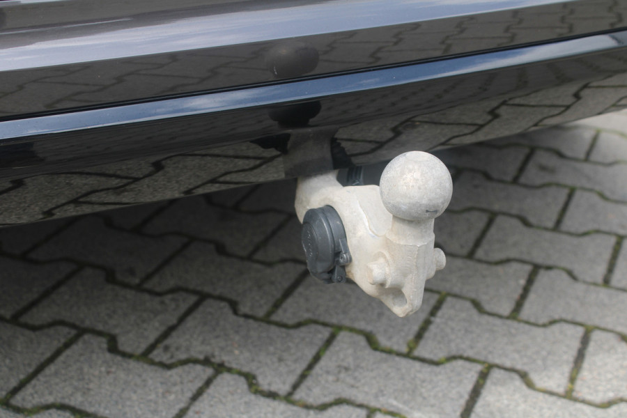 Volvo XC60 T6 Plug-in hybrid AWD Plus Dark | Trekhaak | 360 graden camera | Harman Kardon
