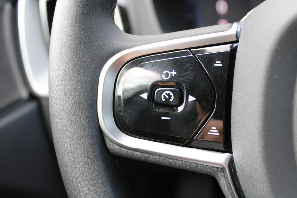 Volvo XC60 T6 Plug-in hybrid AWD Plus Dark | Trekhaak | 360 graden camera | Harman Kardon