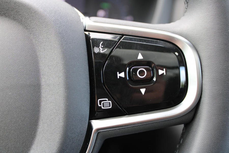 Volvo XC60 T6 Plug-in hybrid AWD Plus Dark | Trekhaak | 360 graden camera | Harman Kardon