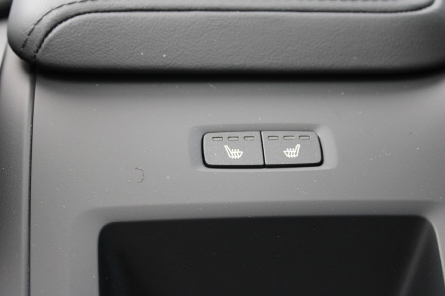 Volvo XC60 T6 Plug-in hybrid AWD Plus Dark | Trekhaak | 360 graden camera | Harman Kardon