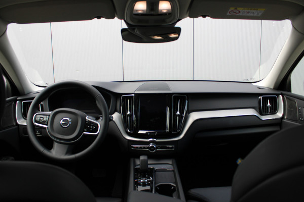Volvo XC60 T6 Plug-in hybrid AWD Plus Dark | Trekhaak | 360 graden camera | Harman Kardon
