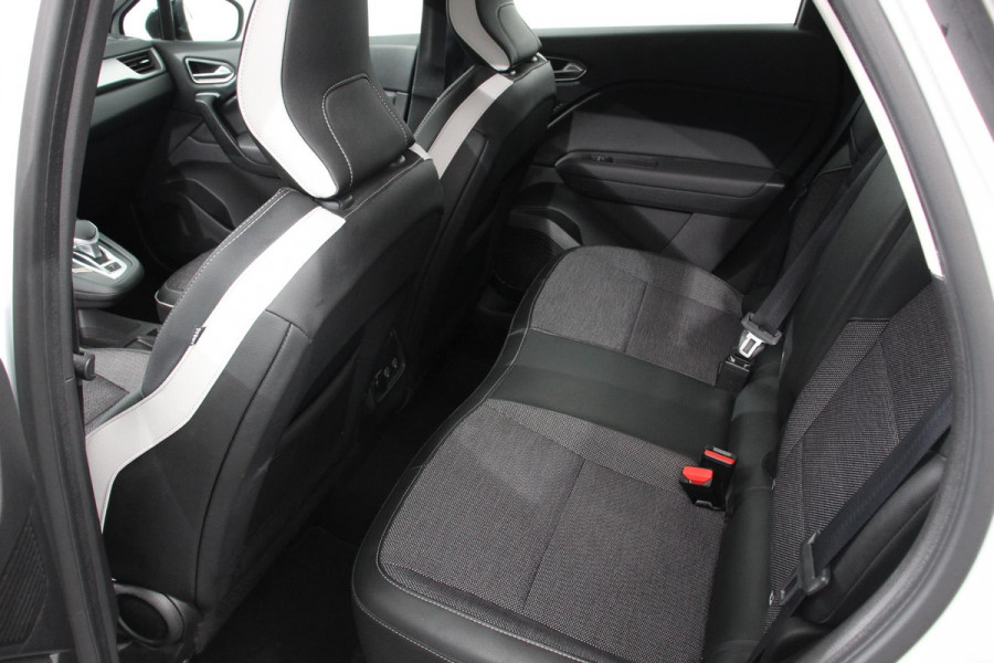 Renault Captur 1.3 TCe 155pk Automaat Intens Renault Captur 1.3 TCe Intens | Navigatie | Climate control | Lane Assist | Keyless Go | Camera | Stoel/Stuurverwarming | LED | Lichtmetalen Velgen |