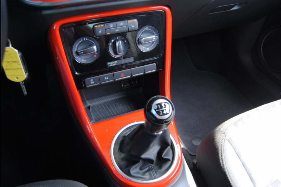 Volkswagen Beetle 1.2 TSI Exclusive S. Unieke kleur!