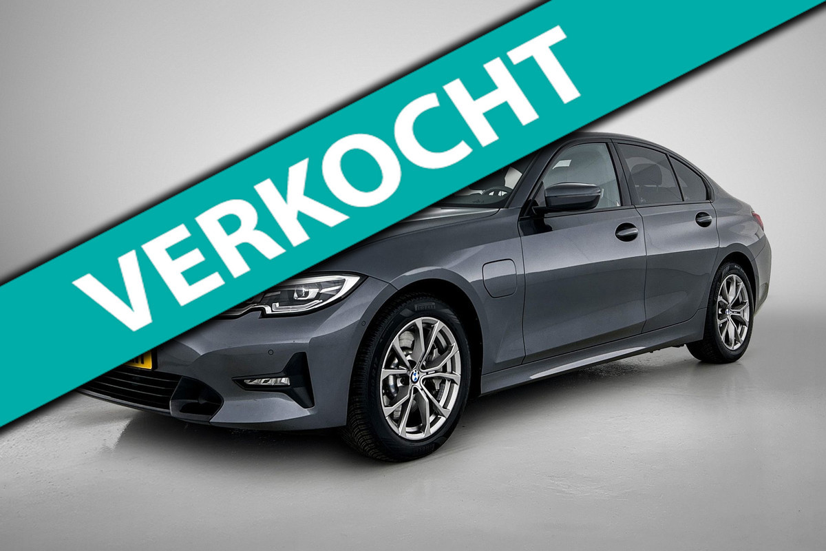 BMW 3-serie 330e eDrive Edition Sport-Line (NL-auto, Dealer OnderH, Sfeerverlichting, Camera, StoelV, Cruise, Leder, Etc) BMW 3-serie 330e eDrive Edition Sport-Line (NL-auto, Dealer OnderH, Sfeerverlichting, Camera, StoelV, Cruise, Leder, Etc)