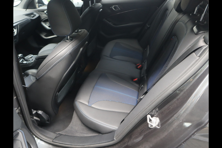 BMW 1-serie 118i High Executive / M-Sport / Automaat