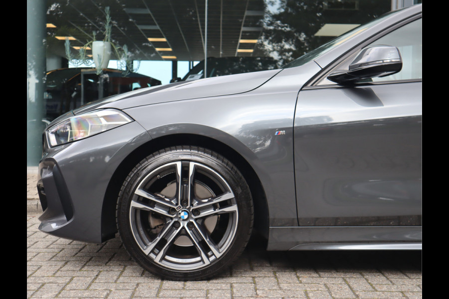 BMW 1-serie 118i High Executive / M-Sport / Automaat