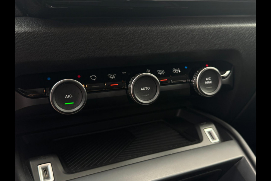 Citroën C4 1.2 Puretech Feel AFNEEMBARE TREKHAAK / CAMERA / NAVI / CARPLAY / PDC / CRUISE CONTROL / BLUETOOTH / DAB