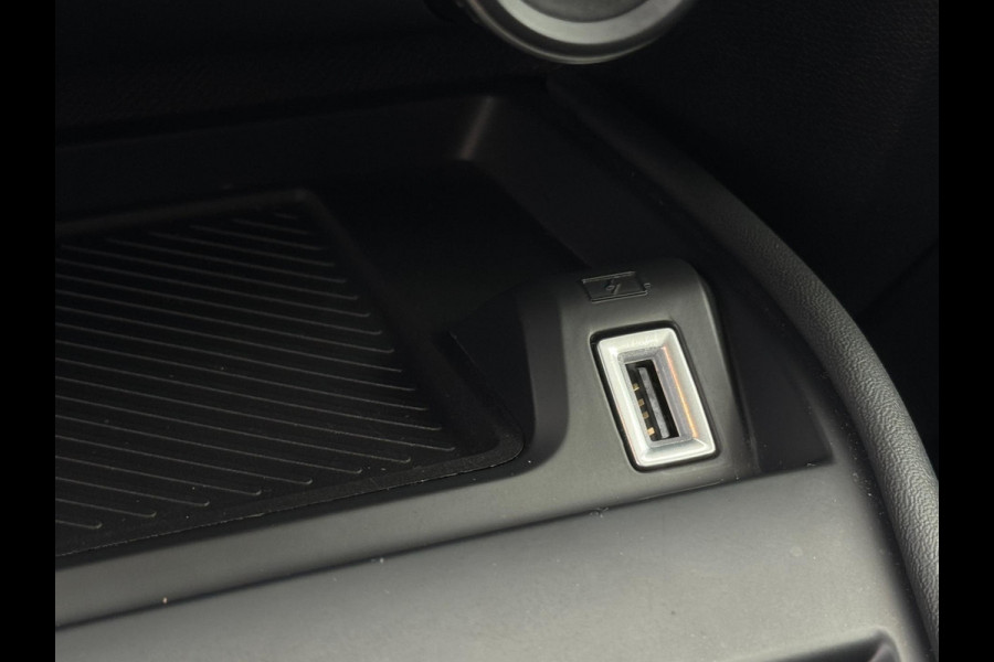 Citroën C4 1.2 Puretech Feel AFNEEMBARE TREKHAAK / CAMERA / NAVI / CARPLAY / PDC / CRUISE CONTROL / BLUETOOTH / DAB