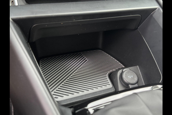 Citroën C4 1.2 Puretech Feel AFNEEMBARE TREKHAAK / CAMERA / NAVI / CARPLAY / PDC / CRUISE CONTROL / BLUETOOTH / DAB
