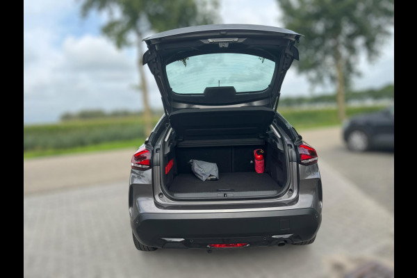 Citroën C4 1.2 Puretech Feel AFNEEMBARE TREKHAAK / CAMERA / NAVI / CARPLAY / PDC / CRUISE CONTROL / BLUETOOTH / DAB