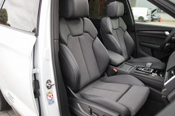 Audi Q5 50TFSI e Quattro Competition Pro Line S S-Line 299pk Automaat! 1e|Panoramadak|Virtual Cockpit|LED Matrix|360 Camera|Black
