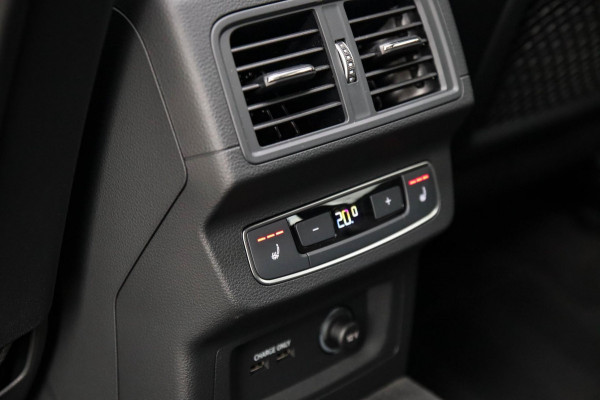 Audi Q5 50TFSI e Quattro Competition Pro Line S S-Line 299pk Automaat! 1e|Panoramadak|Virtual Cockpit|LED Matrix|360 Camera|Black