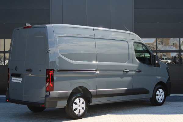 Renault Master T35 2.0 dCi 170pk L2H2 Extra - 2x Schuifdeur - Navigatie - Blind Spot - Camera - Stoelverwarming - Verwarmde voorruit - Rijklaar