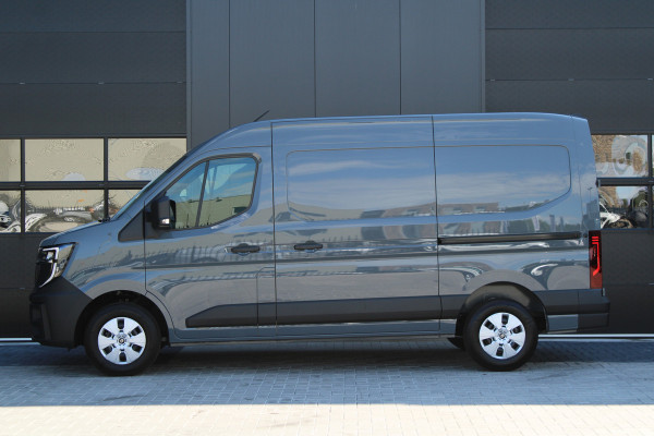 Renault Master T35 2.0 dCi 170pk L2H2 Extra - 2x Schuifdeur - Navigatie - Blind Spot - Camera - Stoelverwarming - Verwarmde voorruit - Rijklaar