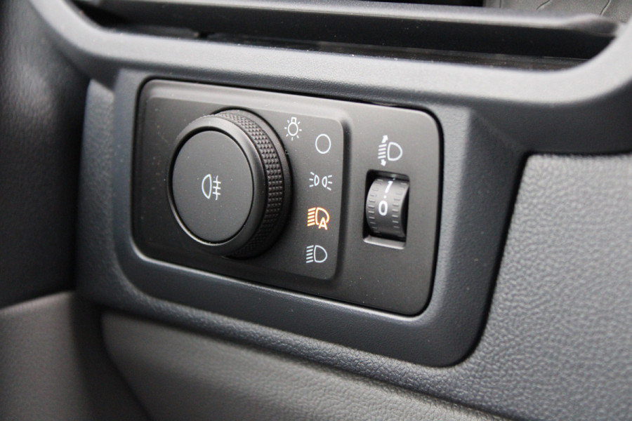 Ford Transit Custom 320 2.0 TDCI L2H1 Trend 136pk - Carplay - Android - LED koplampen - Verwarmd stuurwiel - Stoelverwarming - 70l tank - Rijklaar