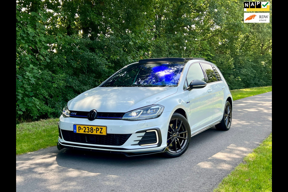 Volkswagen Golf 1.4 TSI PHEV GTE | Maxton | Pano | ACC | Camera | Volkswagen Golf 1.4 TSI PHEV GTE | Maxton | Pano | ACC | Camera |