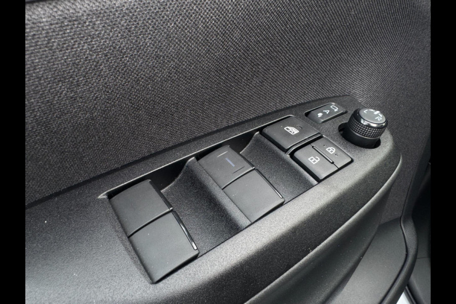 Toyota Yaris Cross 1.5 Hybrid Style TREKHAAK / PANORAMADAK / STOELVERWARMING / HEAD-UP / CARPLAY / ECC/ELEKTR KLEP / VERW RUIT