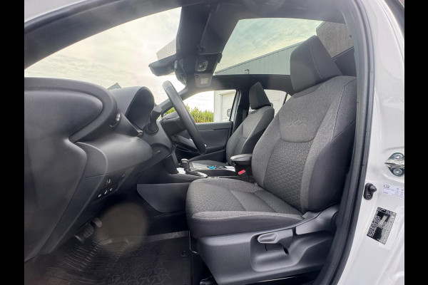 Toyota Yaris Cross 1.5 Hybrid Style TREKHAAK / PANORAMADAK / STOELVERWARMING / HEAD-UP / CARPLAY / ECC/ELEKTR KLEP / VERW RUIT