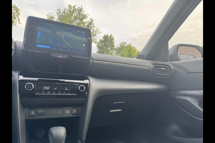 Toyota Yaris Cross 1.5 Hybrid Style TREKHAAK / PANORAMADAK / STOELVERWARMING / HEAD-UP / CARPLAY / ECC/ELEKTR KLEP / VERW RUIT