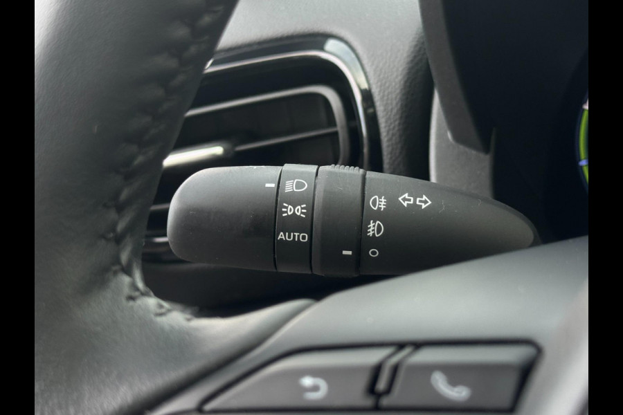 Toyota Yaris Cross 1.5 Hybrid Style TREKHAAK / PANORAMADAK / STOELVERWARMING / HEAD-UP / CARPLAY / ECC/ELEKTR KLEP / VERW RUIT