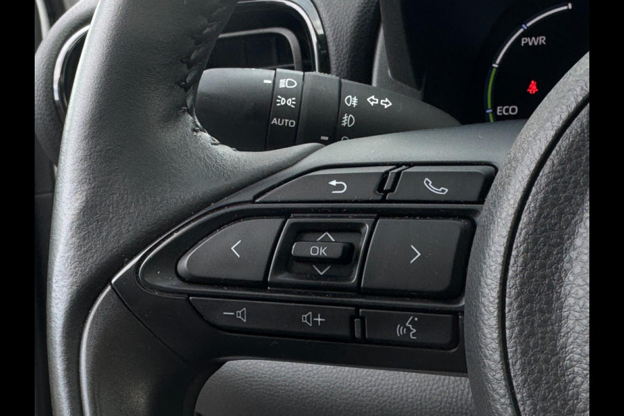 Toyota Yaris Cross 1.5 Hybrid Style TREKHAAK / PANORAMADAK / STOELVERWARMING / HEAD-UP / CARPLAY / ECC/ELEKTR KLEP / VERW RUIT