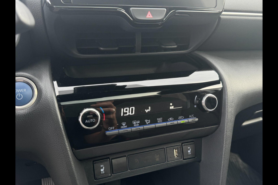 Toyota Yaris Cross 1.5 Hybrid Style TREKHAAK / PANORAMADAK / STOELVERWARMING / HEAD-UP / CARPLAY / ECC/ELEKTR KLEP / VERW RUIT