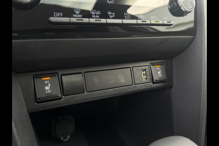 Toyota Yaris Cross 1.5 Hybrid Style TREKHAAK / PANORAMADAK / STOELVERWARMING / HEAD-UP / CARPLAY / ECC/ELEKTR KLEP / VERW RUIT