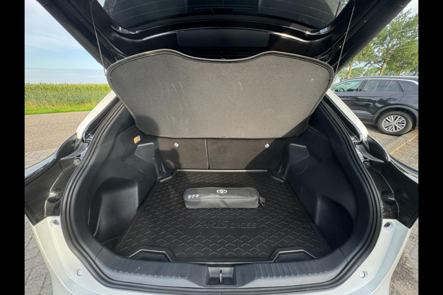 Toyota Yaris Cross 1.5 Hybrid Style TREKHAAK / PANORAMADAK / STOELVERWARMING / HEAD-UP / CARPLAY / ECC/ELEKTR KLEP / VERW RUIT