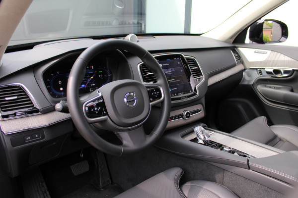 Volvo XC90 2.0 T8 Recharge AWD Ultra Dark | Luchtvering | B&W | Trekhaak | Panoramadak | Massage | Full Options
